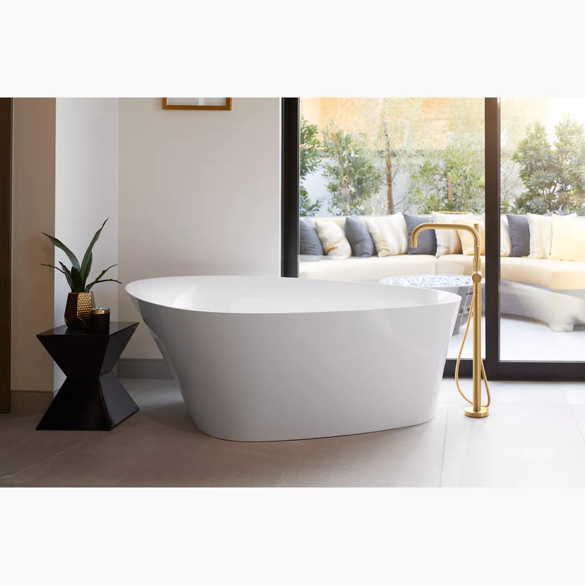 Veil™  Freestanding Bath